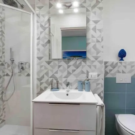 Lovely In Center Of Apartment *