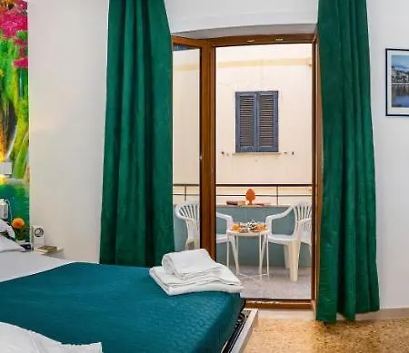 Lovely In Center Of Apartment Sorrento