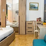 Apartment Lovely In Center Of Sorrento