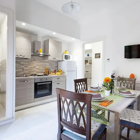 Lovely In Center Of * Sorrento