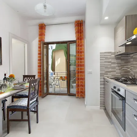 Lovely In Center Of * Σορέντο