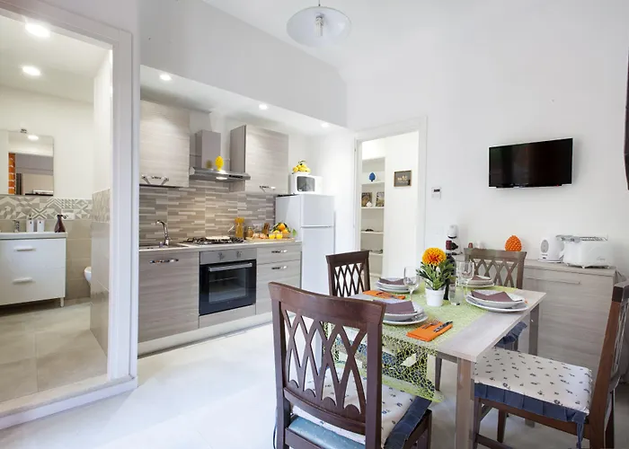 Lovely In Center Of * Sorrento